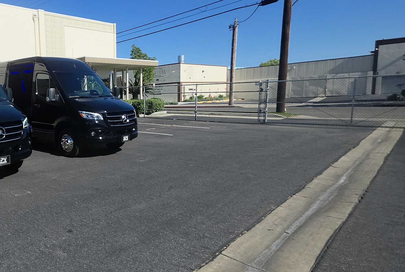 Executive shuttle van for O'Hare and Midway airport group transfers